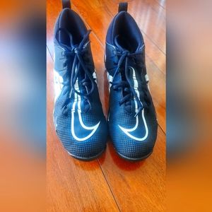 Mens size 8 Nike Alpha cleats